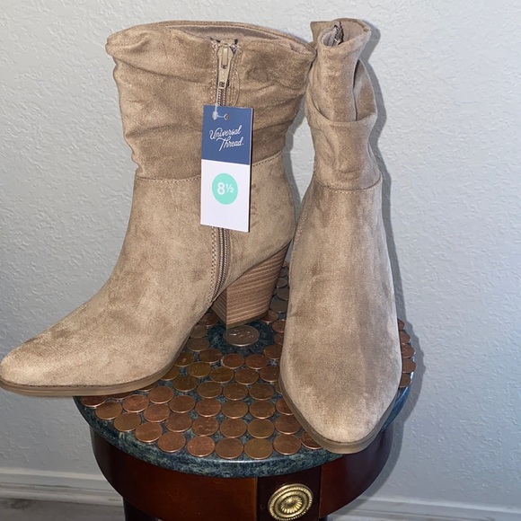 Nwt🔥🔥 heeled boots || universal thread - Picture 1 of 3